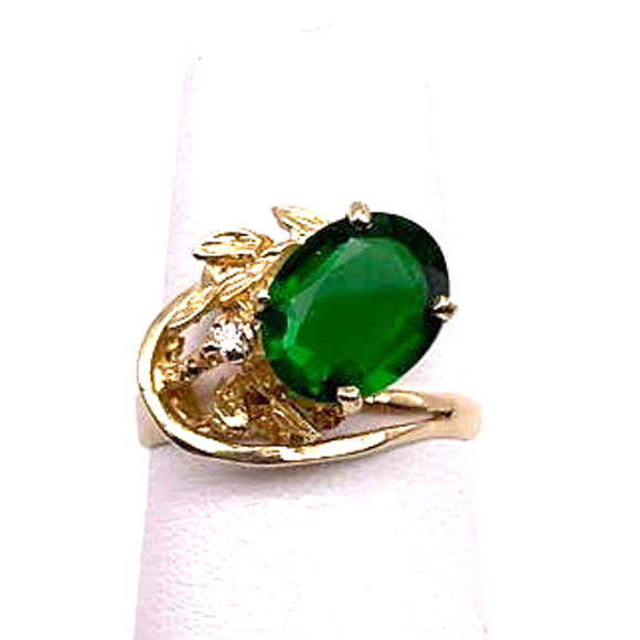 Vintage 10K Yellow Gold Women´s Ring With Large Green...